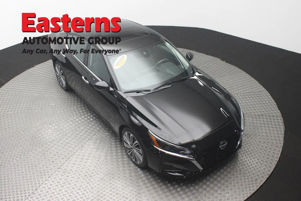 Used 2023 Black Nissan 2.5 SL image 3
