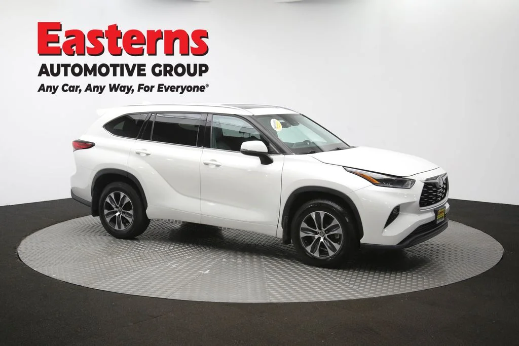 Used 2021 White Toyota XLE image 49
