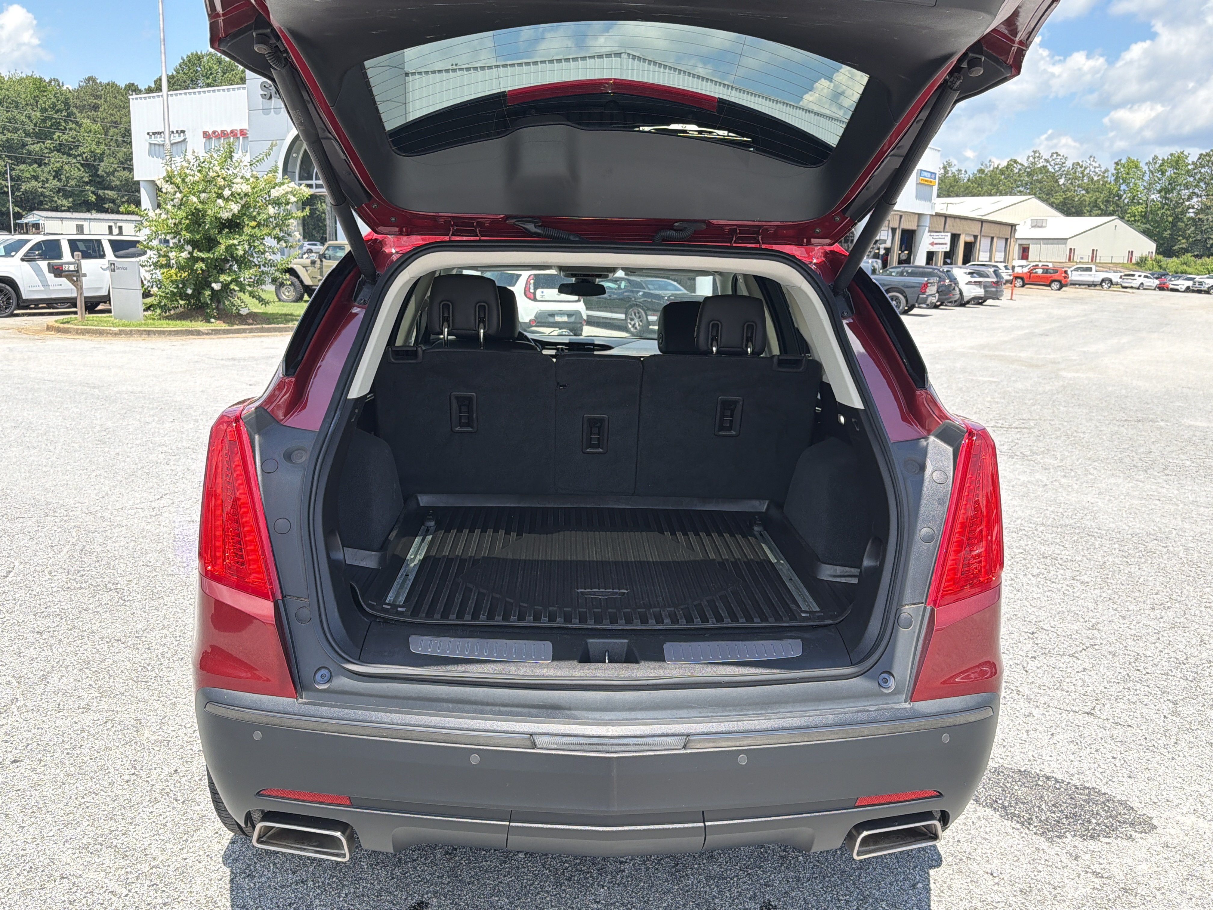 Used 2019 Red Horizon Tintcoat Cadillac Luxury FWD image 19