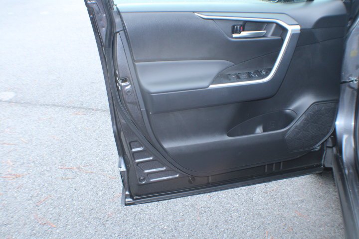 Certified Used 2025 Magnetic Gray Metallic Toyota XLE image 6