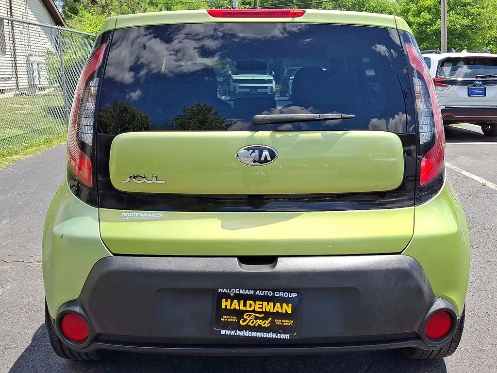 Used 2014 Green Kia Base image 5