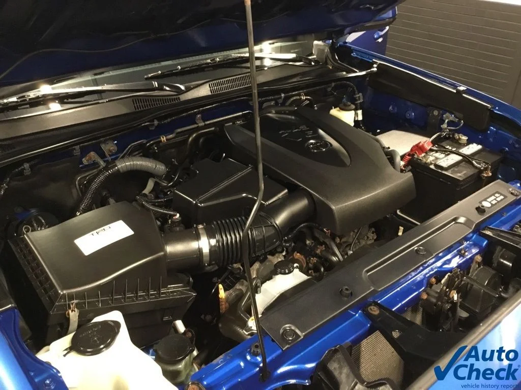 Used 2017 Blue Toyota SR5 image 36