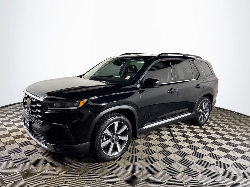 Used 2024 Crystal Black Pearl Honda Touring image 2
