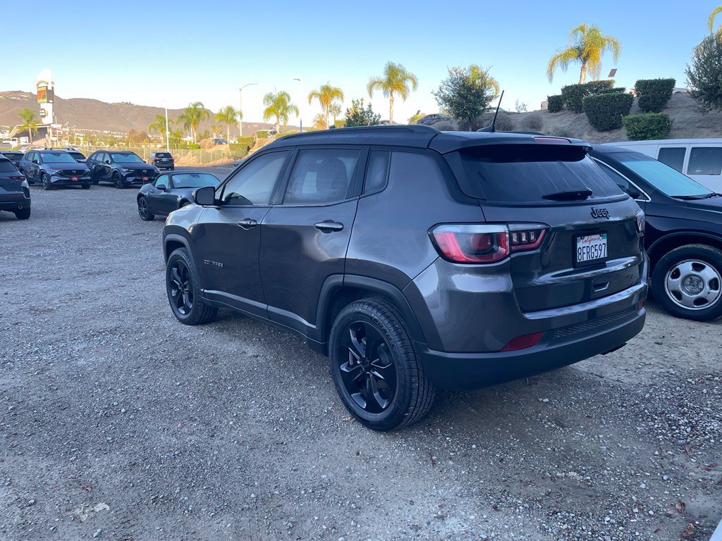 Used 2018 Crystal Metallic Jeep Latitude image 6
