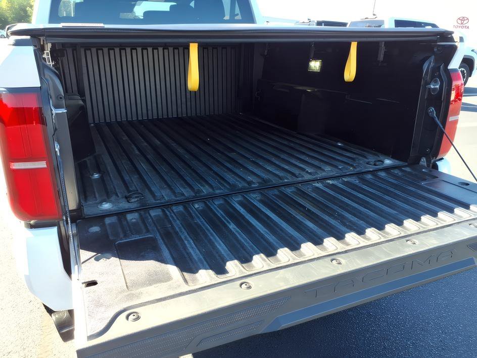 Used 2025 Ice Cap Toyota SR5 image 10