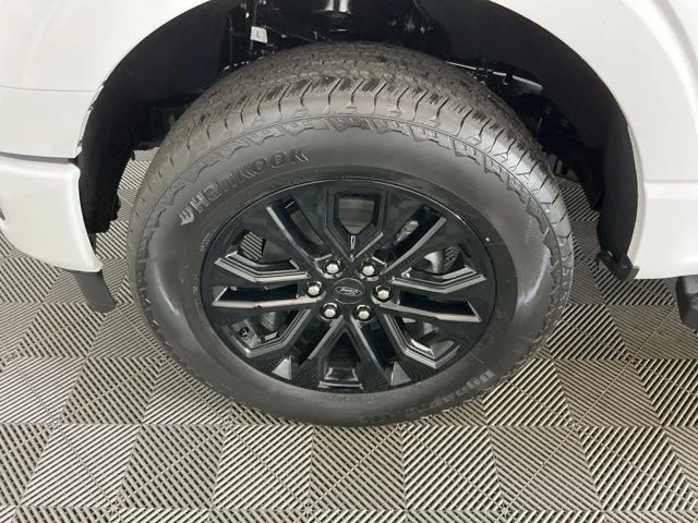 New 2026 Oxford White Ford Lariat image 31