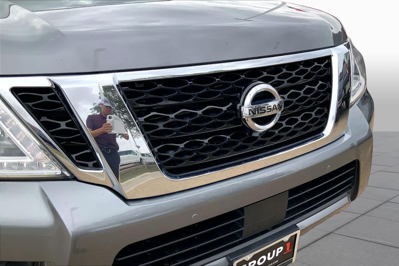 Used 2020 Gun Metallic Nissan SL image 37