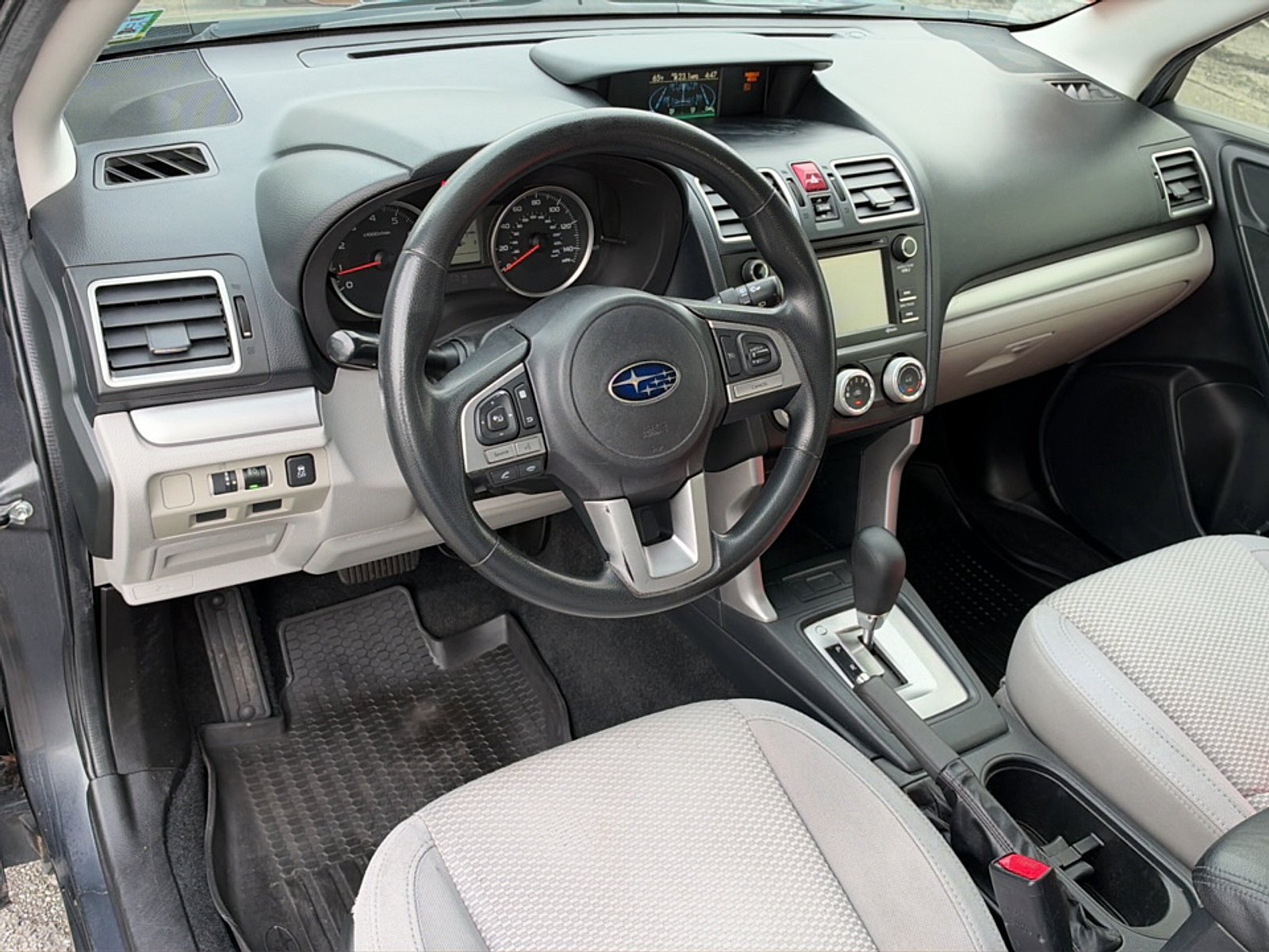 Used 2018 Dark Gray Metallic Subaru 2.5i image 11