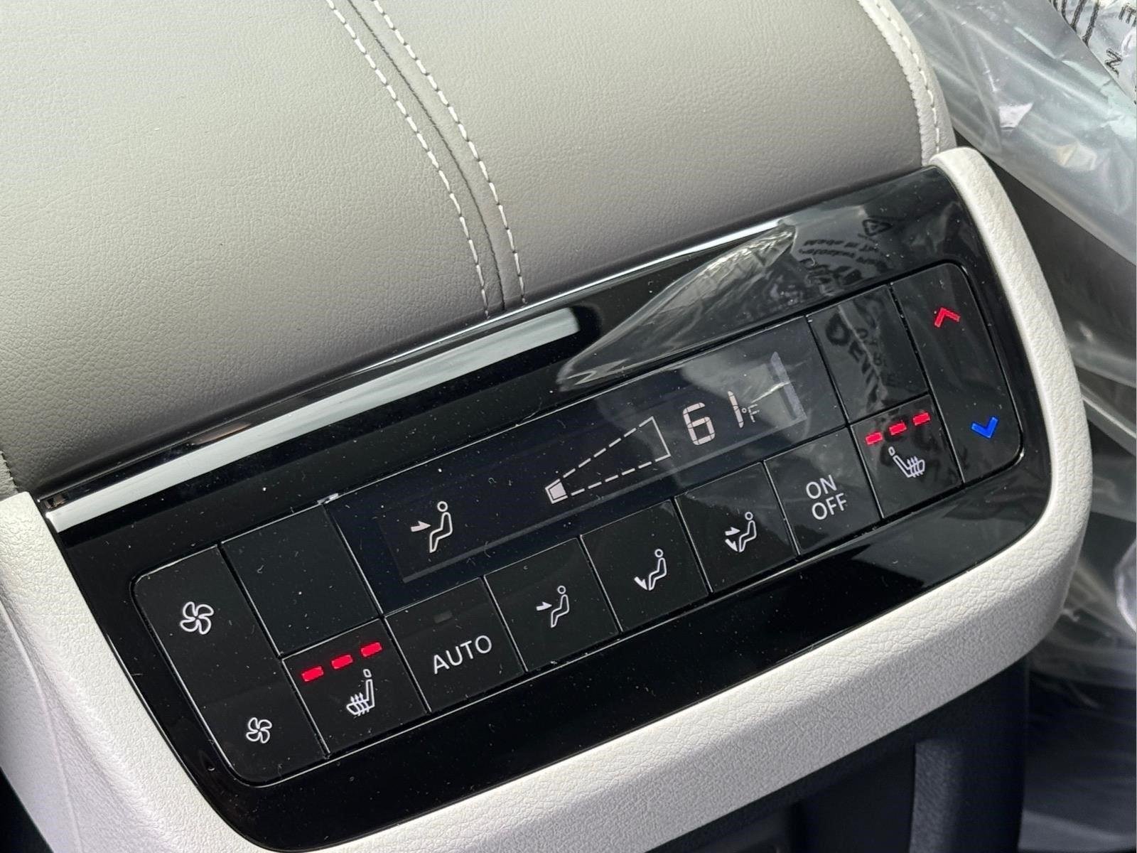 New 2027 RADIANT WHITE INFINITI Luxe AWD image 16