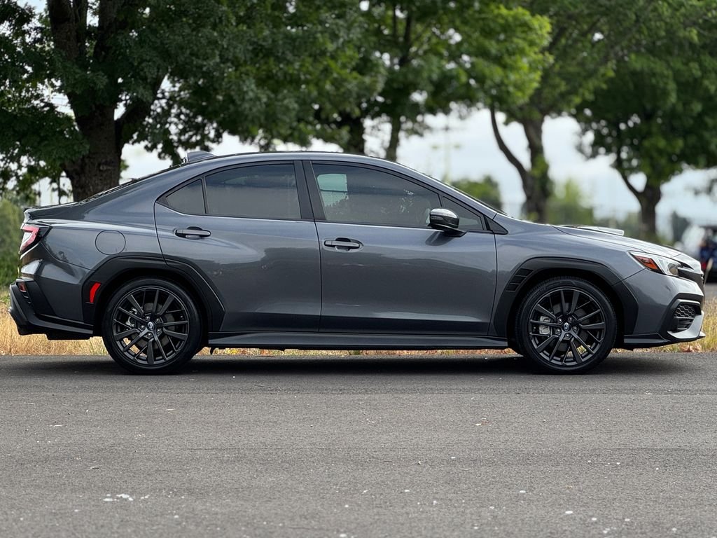 Used 2022 Magnetite Gray Metallic Subaru Limited image 7