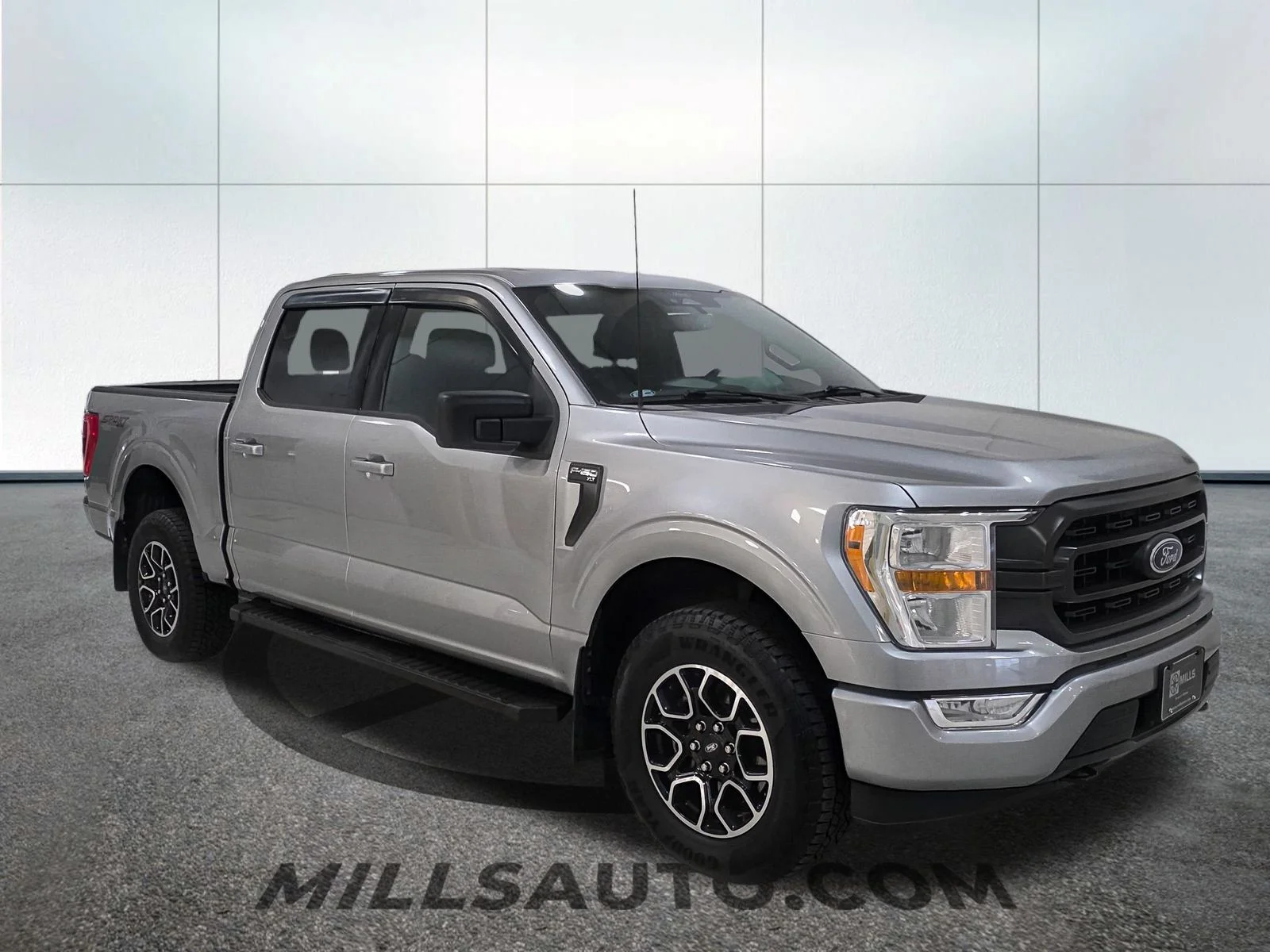 Used 2022 Silver Ford XLT image 10