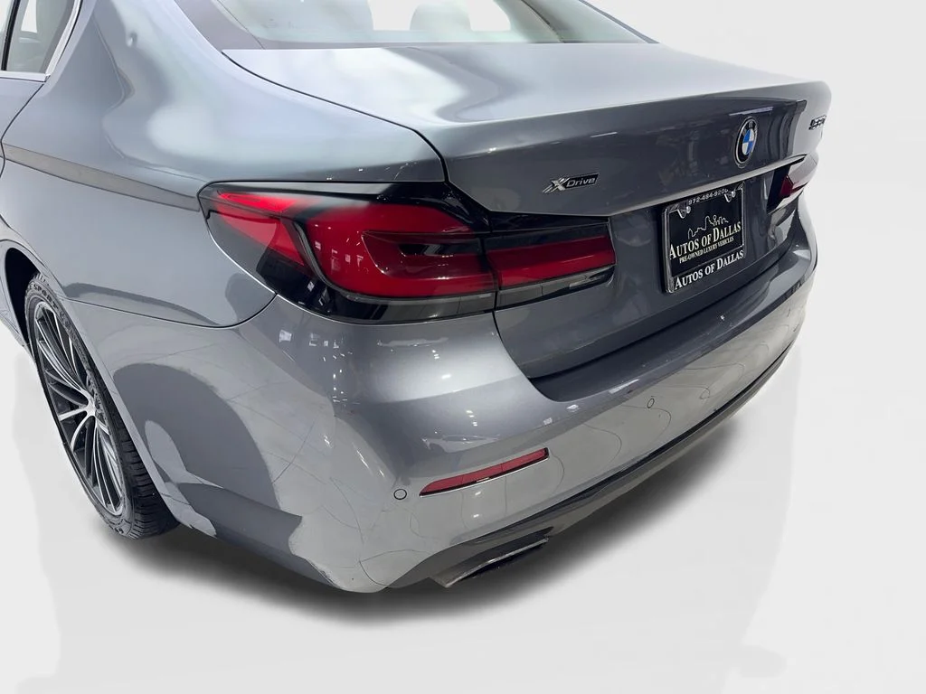 Used 2022 Blue BMW 530i xDrive image 18