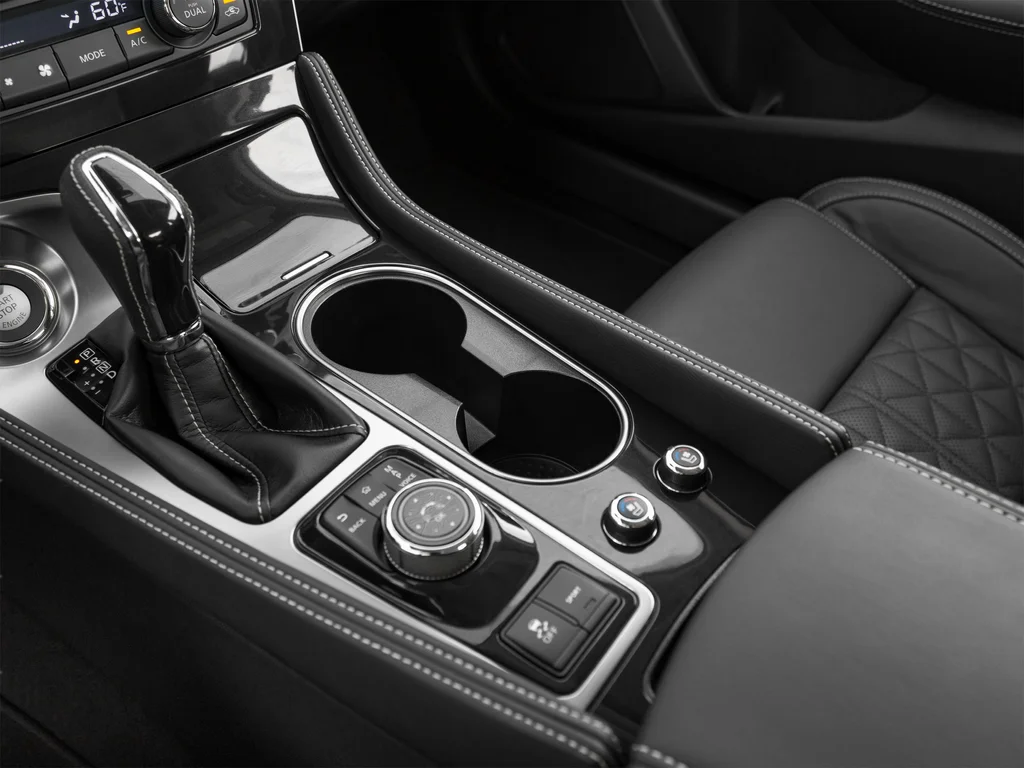Used 2022 Gray Nissan Platinum image 22