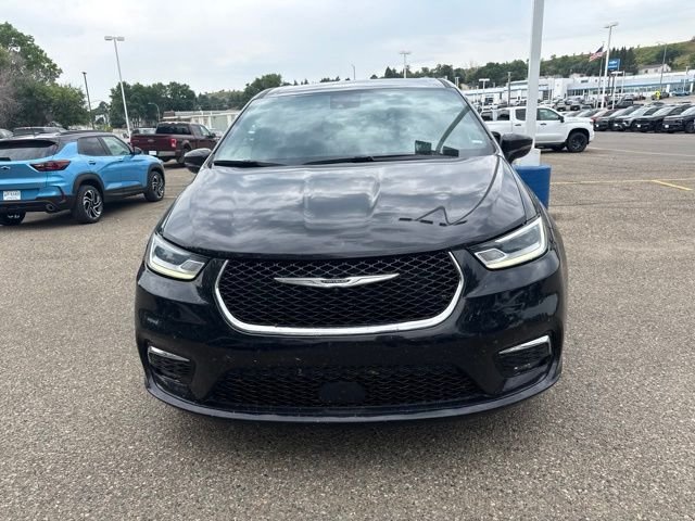Used 2025 Black Chrysler Select image 9
