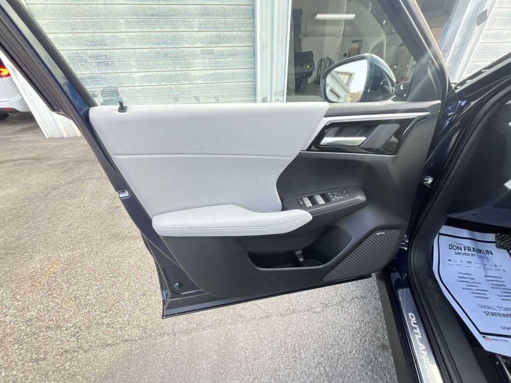 2026 Mitsubishi Outlander SE - Photo 13