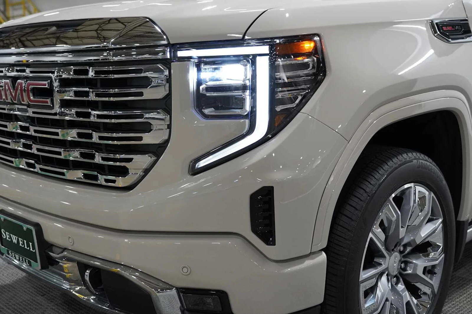 Used 2026 Coastal Dune GMC Denali image 7