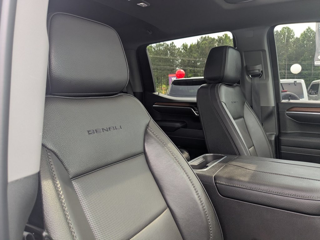Used 2025 White Frost Tricoat GMC Denali image 28