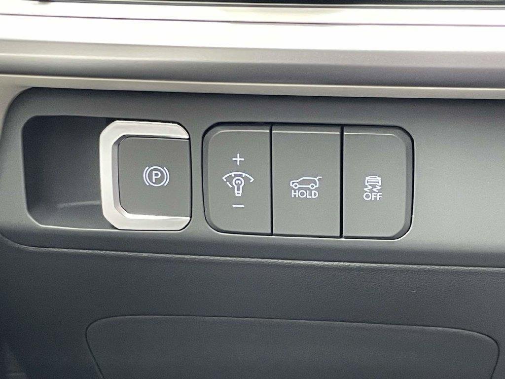 New 2027 Gray Hyundai SE FWD image 18
