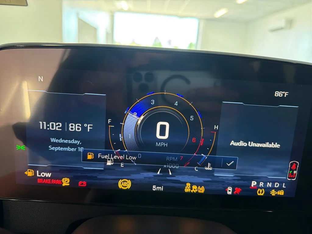 New 2027 Summit White Chevrolet LT image 17