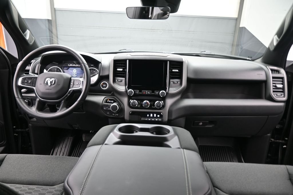New 2026 Diamond Black Crystal Pearl-Coat Exterior Paint RAM Warlock image 25