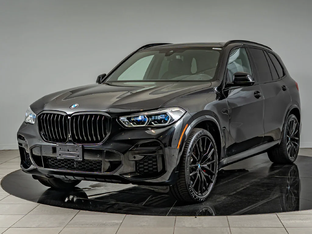 Used 2023 Black Sapphire Metallic BMW xDrive40i image 1