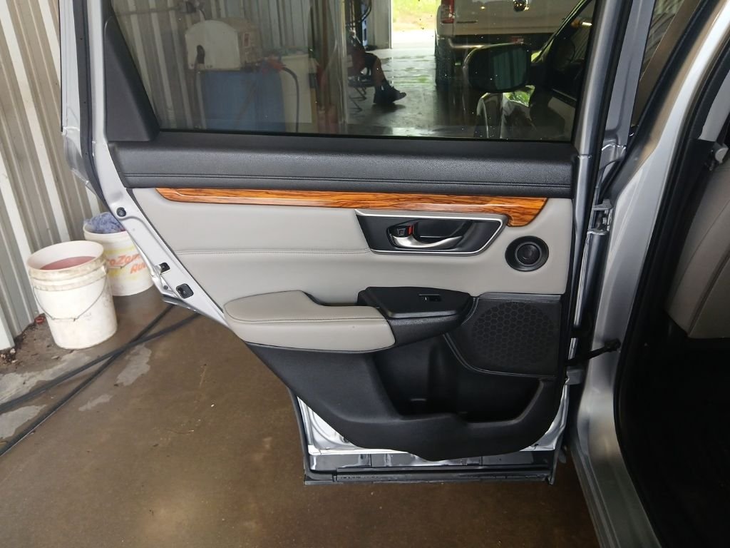 Used 2019 Silver Honda EX-L image 34