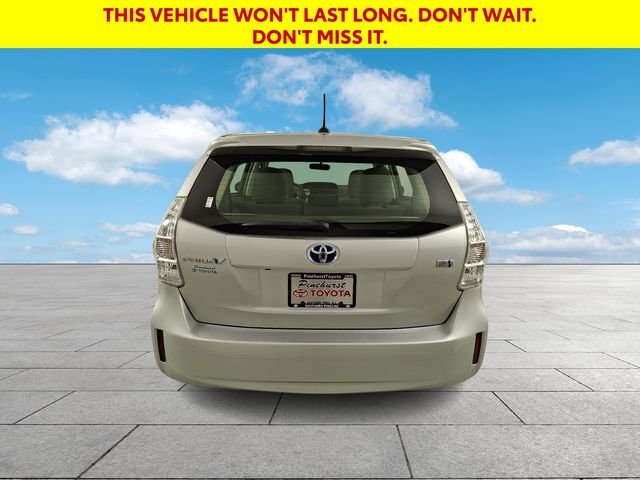 Used 2014 Silver Toyota Three image 7