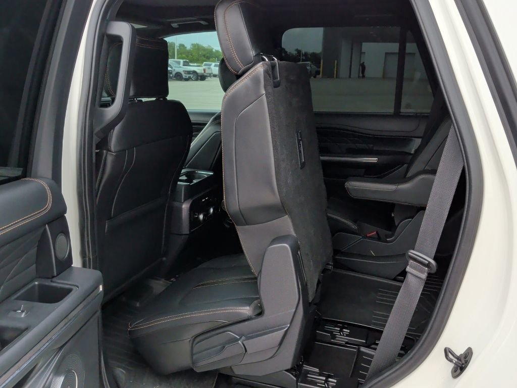 Used 2022 White Ford Platinum image 40