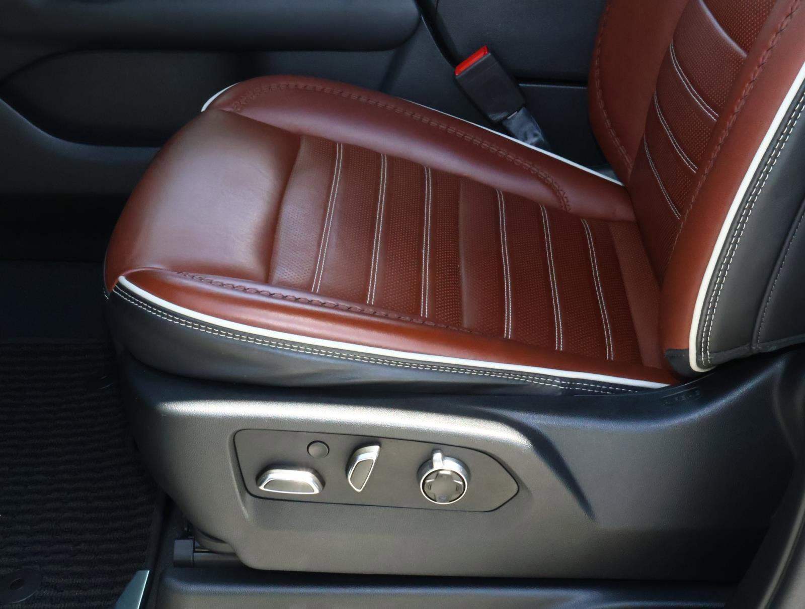 2023 GMC Yukon XL Denali Ultimate - Photo 17