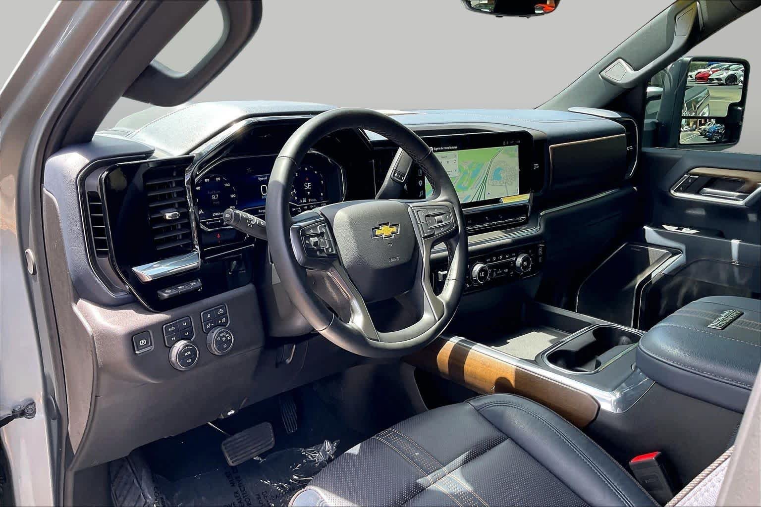 Used 2025 Sterling Gray Metallic Chevrolet High Country image 17