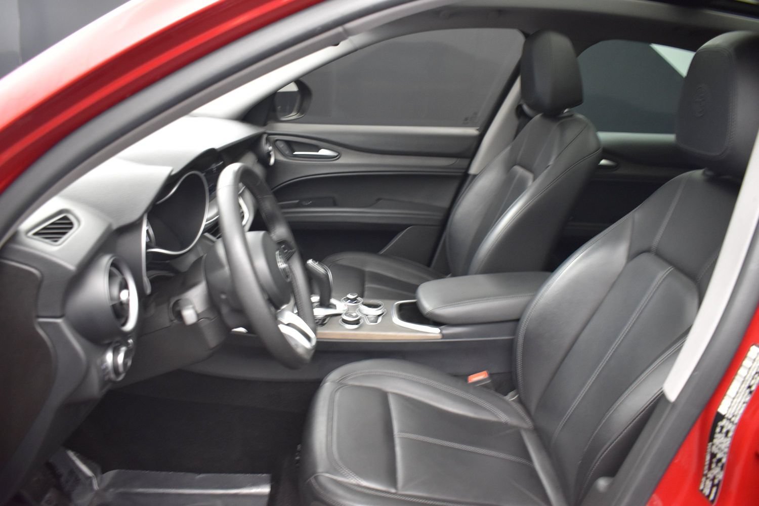 Used 2021 Alfa Rosso Alfa Romeo Ti image 11