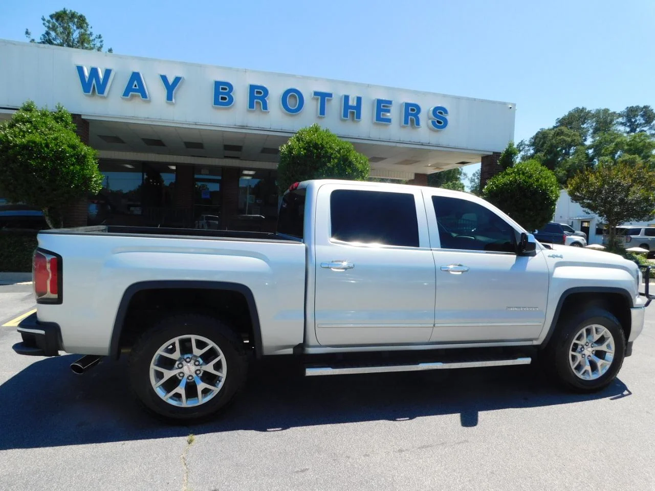 2017 GMC Sierra 4WD Crew Cab Short Box SLT's photo