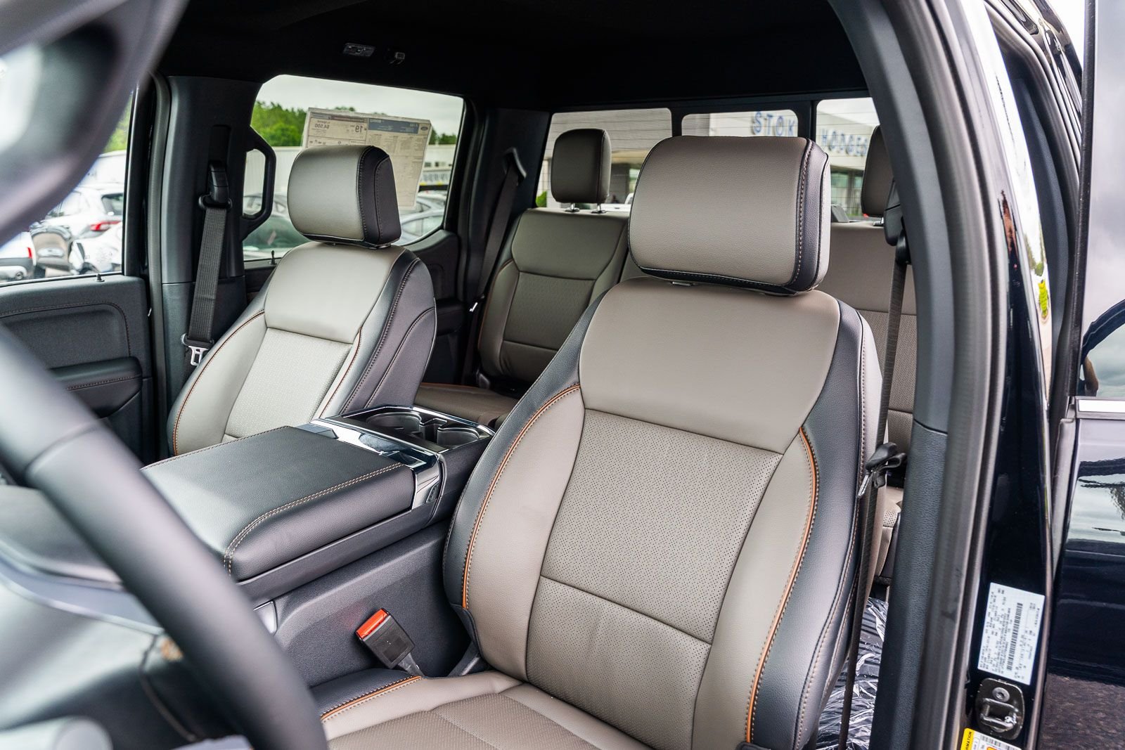 New 2026 Agate Black Metallic Ford Lariat® image 18