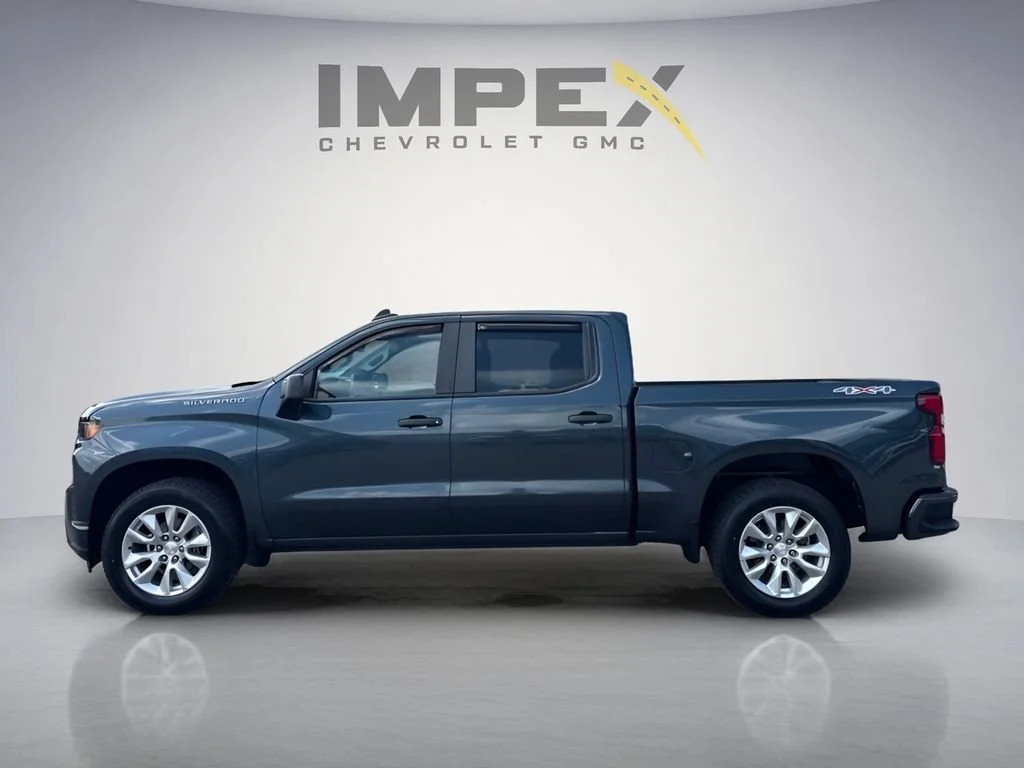 Used 2020 SHADOW GRAY METALLIC Chevrolet Custom image 2