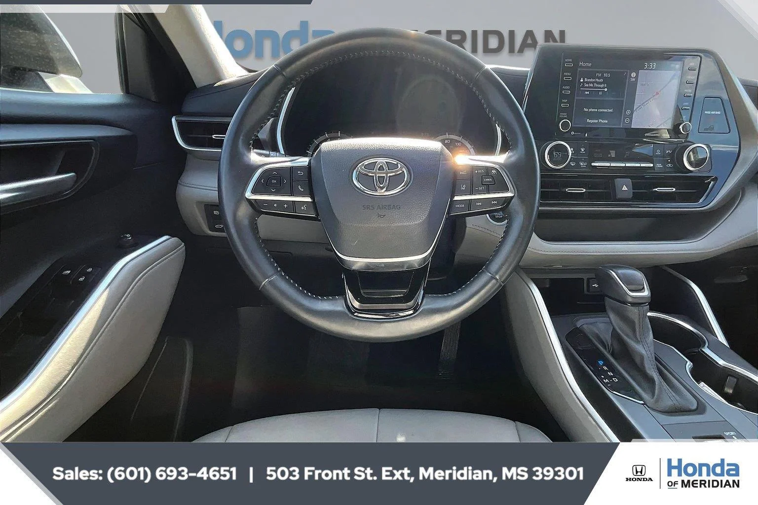 Used 2021 Magnetic Gray Metallic Toyota XLE image 5