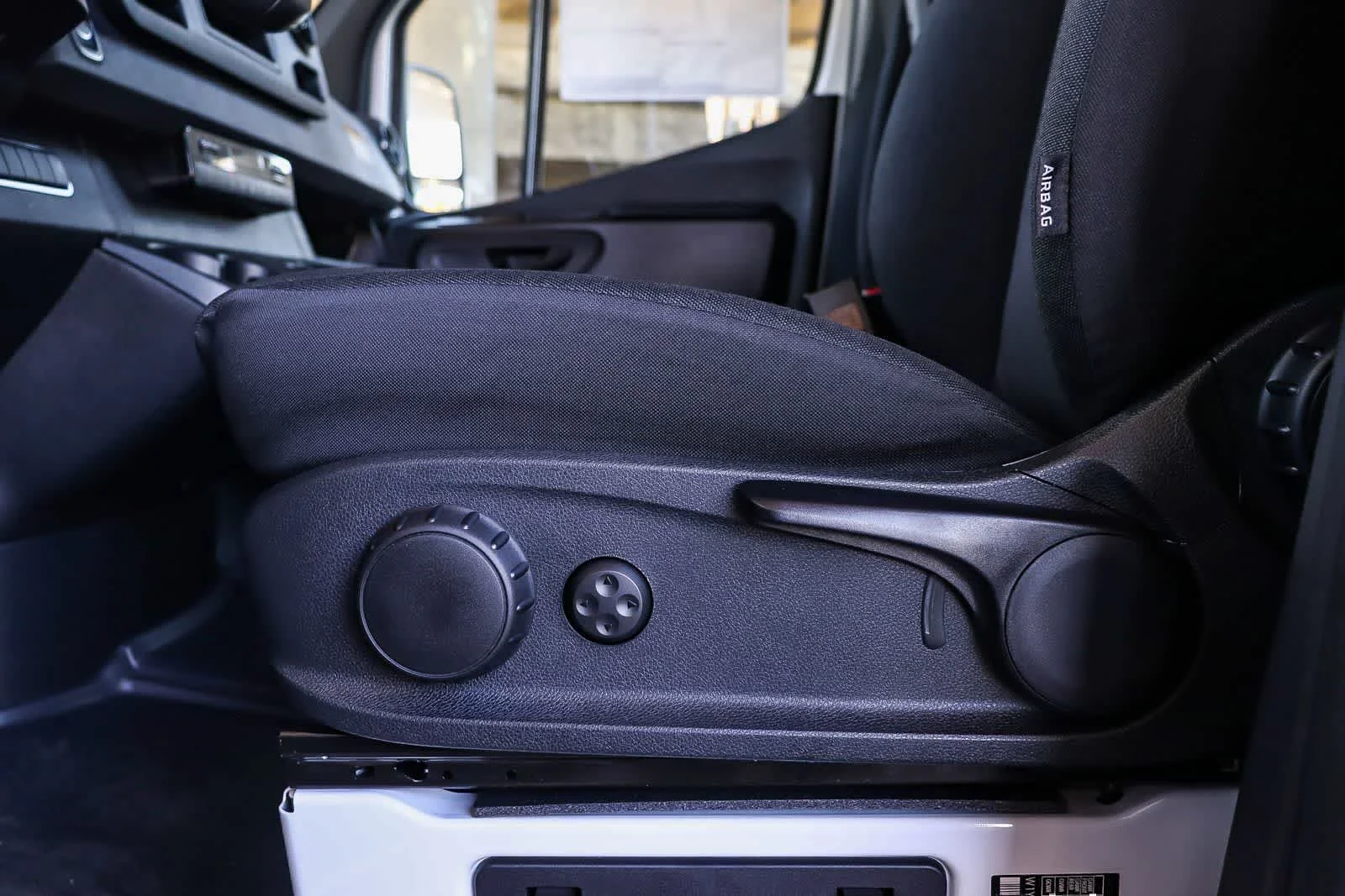 New 2026 Arctic White Mercedes-Benz Cargo 144WB High Roof RWD 2.0L I4 Diesel Turbo SO image 23