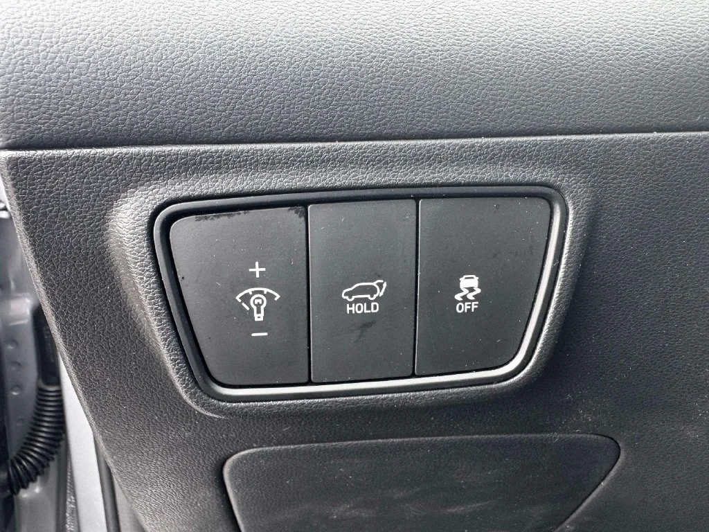 Used 2024 Silver Hyundai XRT image 21