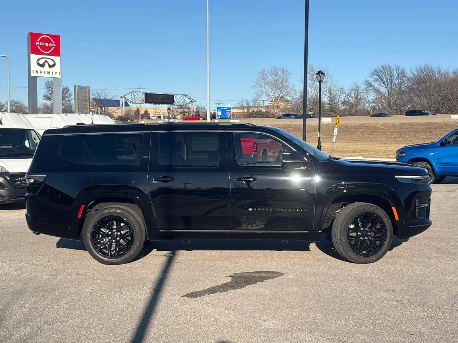 New 2026 High Gloss Black Exterior Paint Jeep Limited Reserve image 10