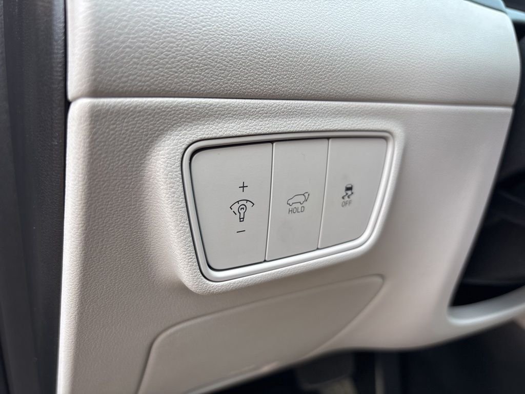 Used 2024 Gray Hyundai SEL image 19