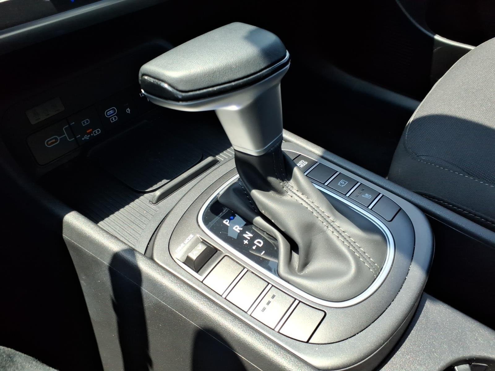 Used 2026 Atlas White Hyundai SEL Sport image 7