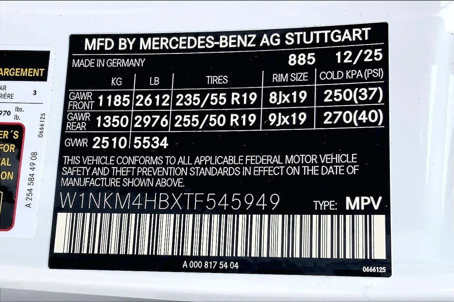 New 2026 MANUFAKTUR Moonlight White Metallic Mercedes-Benz GLC 300 image 13