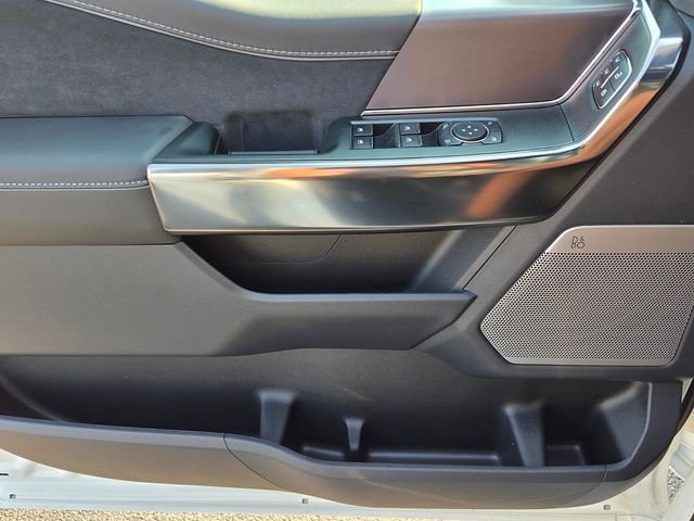 New 2026 Star White Metallic Tri-Coat Ford Platinum image 30