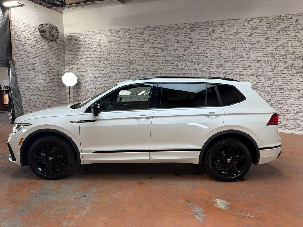 Used 2024 Pure White Volkswagen 2.0T SE R-Line Black image 4