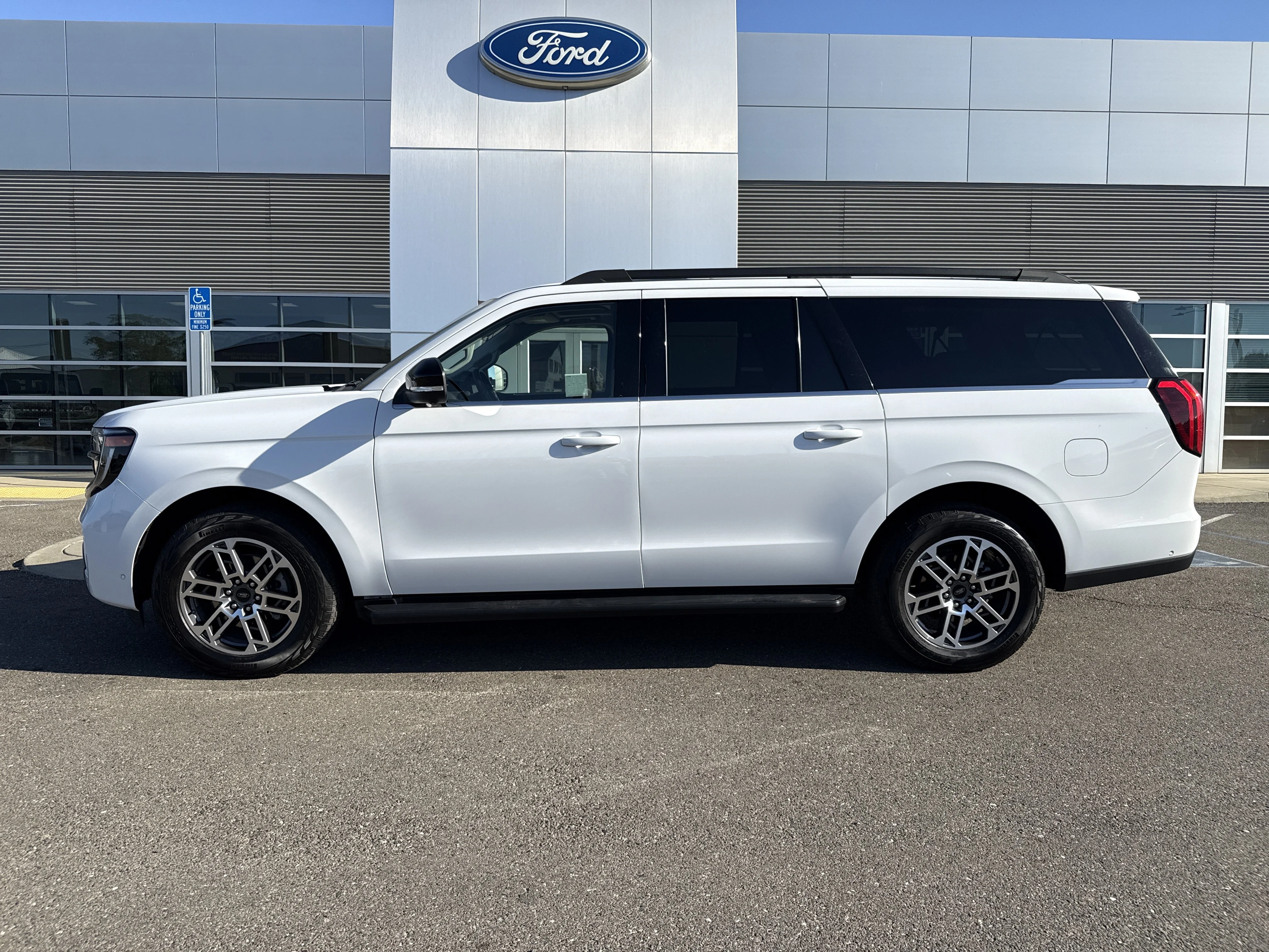 Used 2025 Oxford White Ford Active image 2