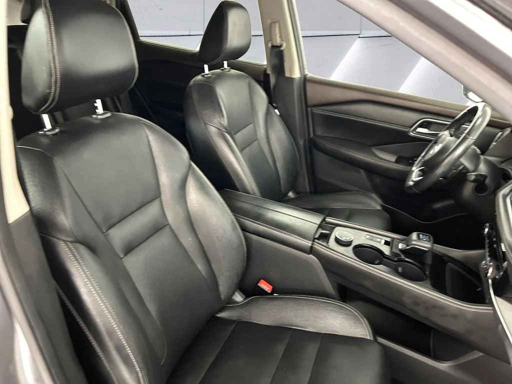 Used 2021 Gray Nissan SL image 14