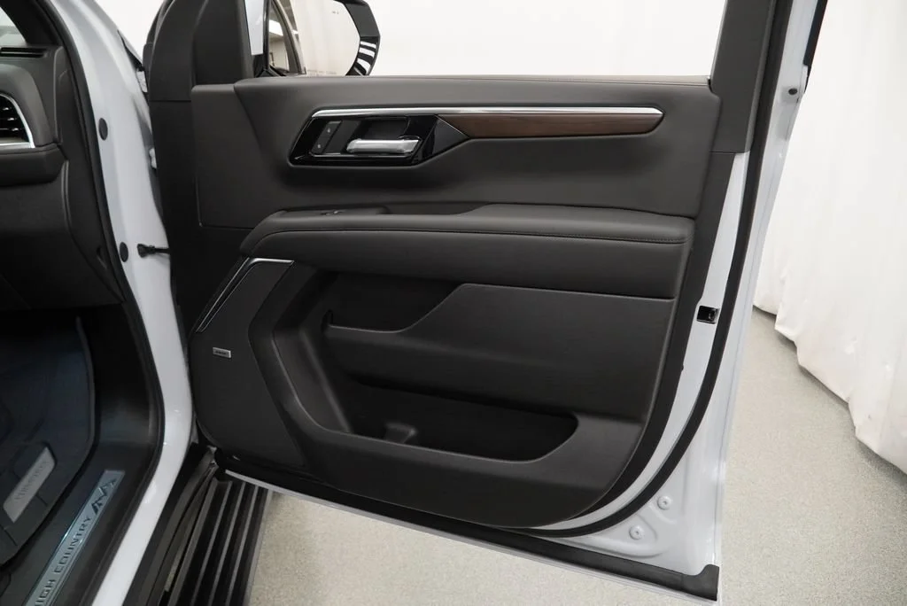New 2026 Polar White Tricoat Chevrolet High Country image 32