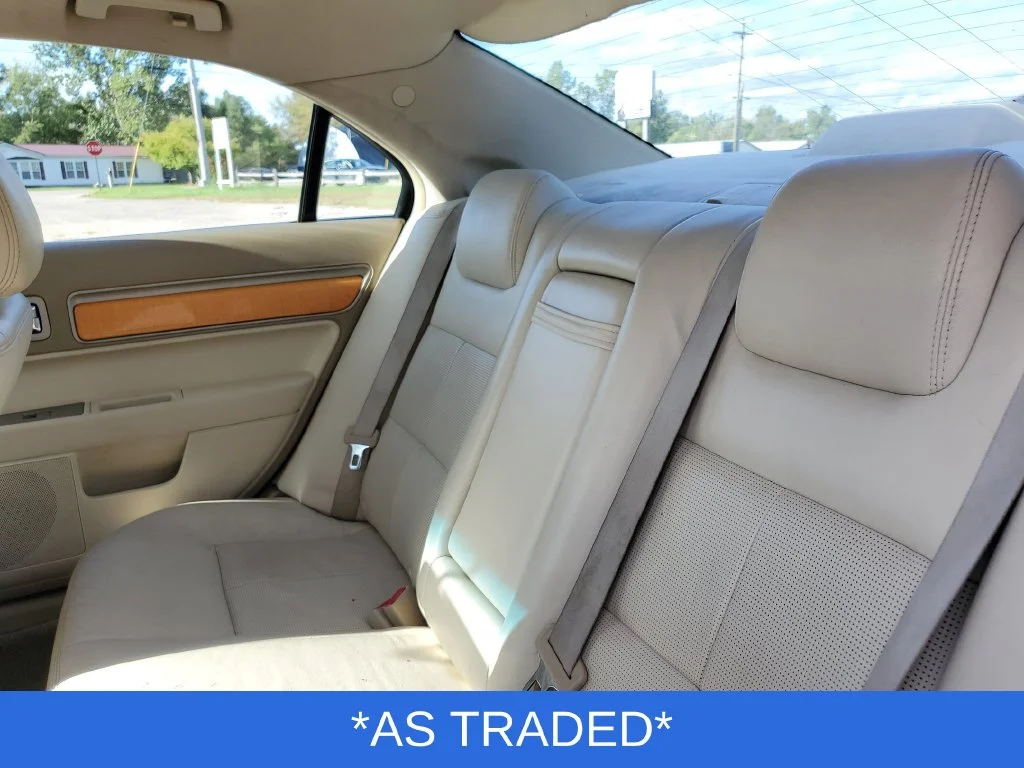 Used 2008 Beige Lincoln Base image 26
