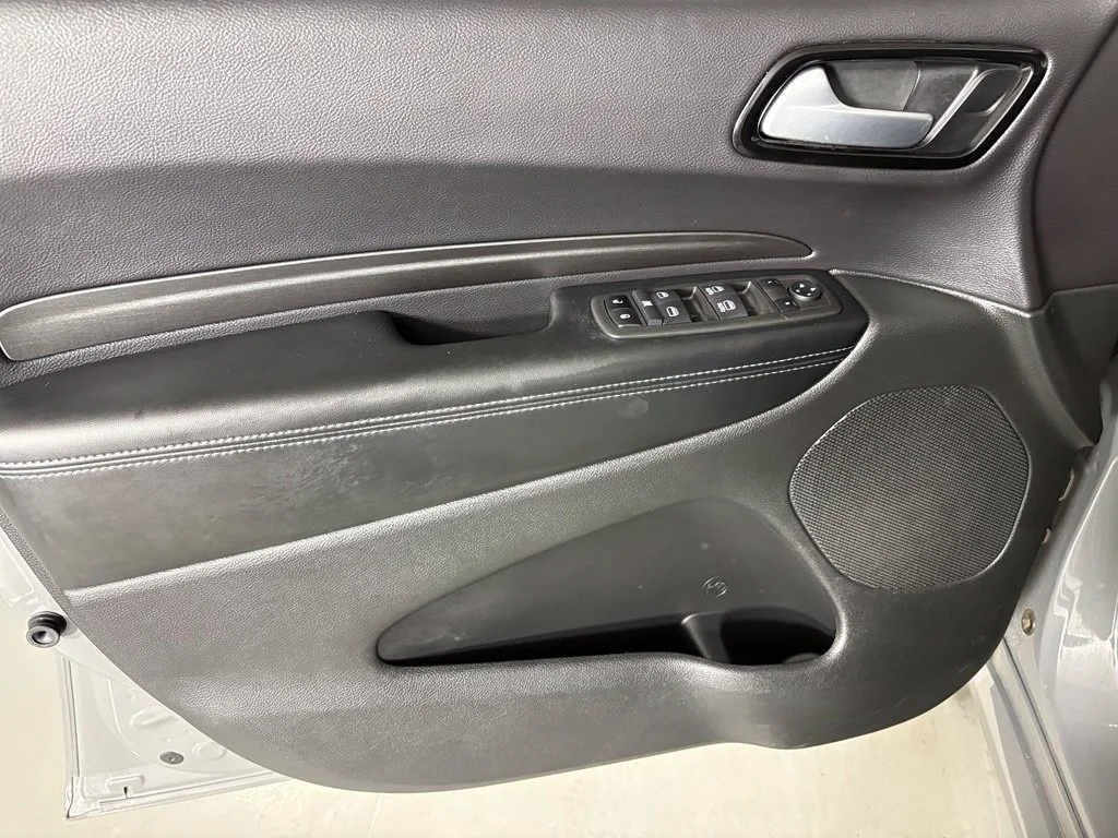 Used 2022 Gray Dodge SXT image 11