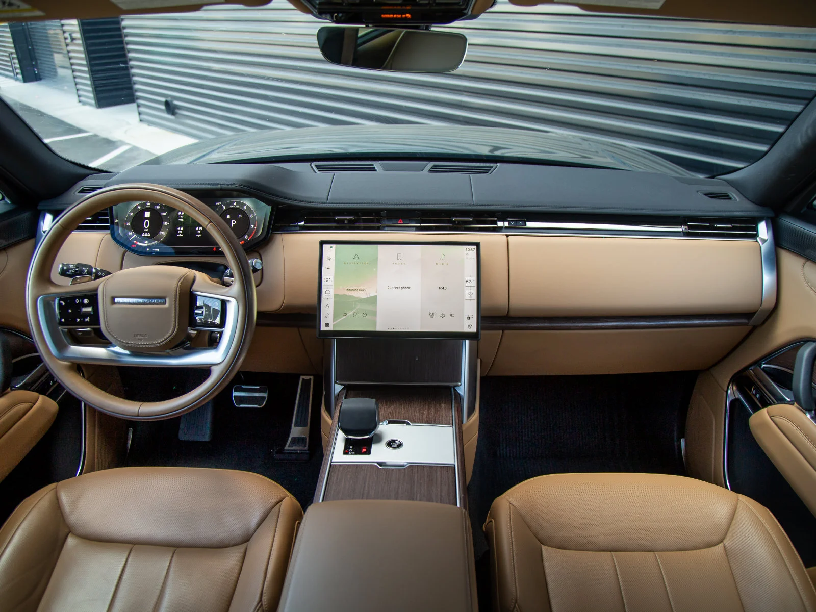 Used 2026 Narvik Black Land Rover SE image 4