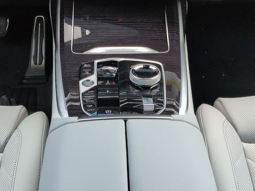 New 2027 Brooklyn Grey Metallic BMW xDrive40i image 19